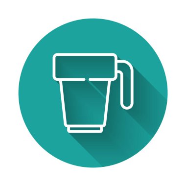 Beyaz çizgi kahve fincanı ikonu uzun gölgeli. Çay fincanı. Sıcak içecek kahvesi. Yeşil daire düğmesi. Vektör.