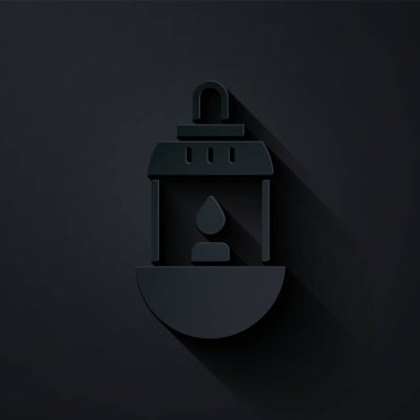 Kağıt kesiği Ramazan Kareem fener ikonu siyah arkaplanda izole edilmiş. Kağıt sanatı tarzı. Vektör İllüstrasyonu.