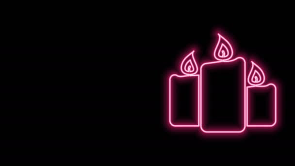 Ragyogó neon vonal Égő gyertyák ikon elszigetelt fekete háttérrel. Régimódi gyertyák. Hengeres aromás gyertyadarabok égő lángokkal. 4K Videó mozgás grafikus animáció — Stock videók