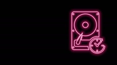 Saat yönünde işareti olan parlak neon hat sabit disk sürücüsü, veri kurtarma simgesi siyah arkaplanda izole edildi. 4K Video hareketli grafik canlandırması