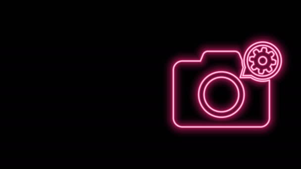 Línea de neón brillante Icono de cámara fotográfica y engranaje aislado sobre fondo negro. Ajustar la aplicación, concepto de servicio, opciones de configuración, mantenimiento, reparación, fijación. Animación gráfica de vídeo 4K — Vídeo de stock