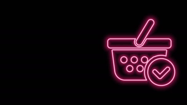 Сяюча неонова лінія Кошик для покупок з позначкою чеку ізольовано на чорному тлі. Кошик супермаркетів із затвердженим, підтвердженим, позначеним, завершеним символом. 4K Відео рух графічна анімація — стокове відео