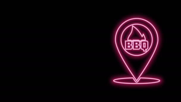Gloeiende neon lijn Kaartaanwijzer met barbecue pictogram geïsoleerd op zwarte achtergrond. Vuur vlam icoon. Barbecue en BBQ grill symbool. 4K Video motion grafische animatie — Stockvideo