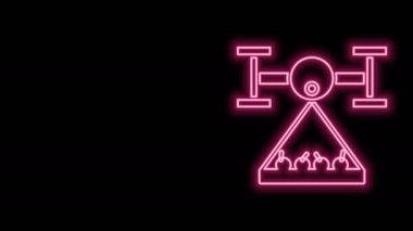 Parlayan neon hattı İHA kontrollü Smart çiftliği siyah arkaplanda izole edilmiş hasat simgesini topluyor. Tarım şirketi için icat teknolojisi. 4K Video hareketli grafik canlandırması