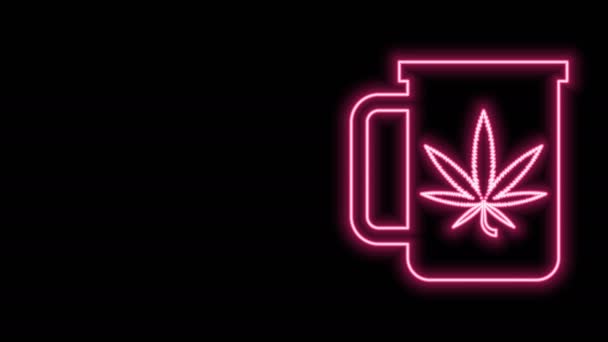 Gloeiende neon lijn Cup thee met marihuana of cannabis blad pictogram geïsoleerd op zwarte achtergrond. Marihuana legalisering. Hennep symbool. 4K Video motion grafische animatie — Stockvideo