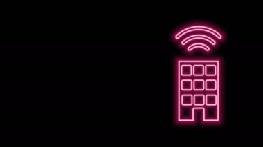 Siyah arkaplanda kablosuz ikonu olan parlak neon hattı Smart evi. Uzaktan kumanda. İnternet kavramının kablosuz bağlantısı. 4K Video hareketli grafik canlandırması