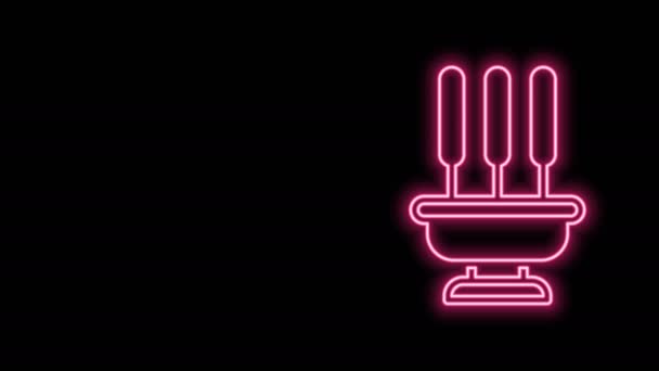 Светящаяся неоновая линия Горящие ароматические благовония палочки значок изолирован на черном фоне. Видеографическая анимация 4K — стоковое видео