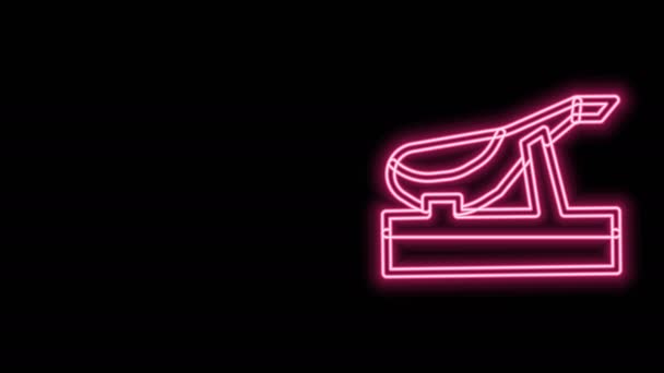 Gloeiende neon lijn Spaanse jamon op het houten jamonera icoon geïsoleerd op zwarte achtergrond. 4K Video motion grafische animatie — Stockvideo