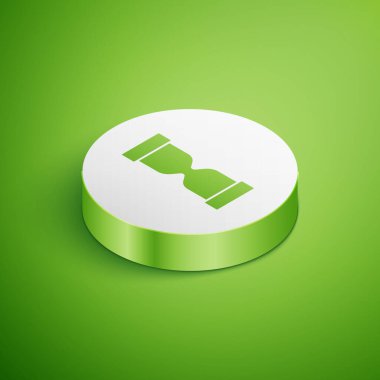 Yeşil zemin üzerinde kum ikonu olan Isometric Eski kum saati. Kum saati işareti. İş ve zaman yönetimi kavramı. Beyaz daire düğmesi. Vektör.