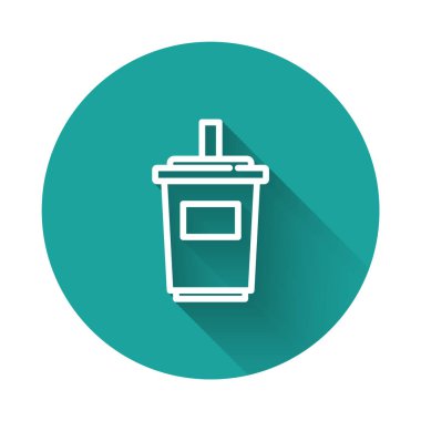 Saman ve uzun gölgeli izole su ikonu içen beyaz çizgi kağıt bardak. Soda bardağı. Taze soğuk içecek sembolü. Yeşil daire düğmesi. Vektör.