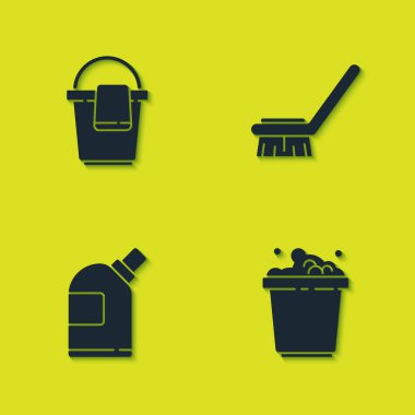 Kovayı bez, sabun köpüğü, temizlik malzemesi ve fırça ikonu için şişe ile hazırla. Vektör.