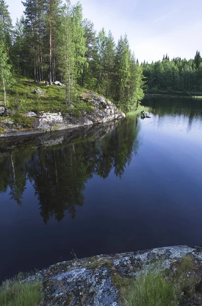 Gehölztes Ufer Eines Großen Sees Wälder Entlang Der Küste — Stockfoto