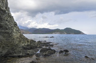 Türkiye'de Akdeniz kıyısında Çakıl Plajı