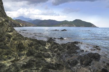 Türkiye'de Akdeniz kıyısında Çakıl Plajı