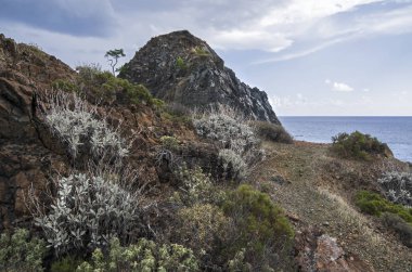 Türkiye'de Akdeniz kıyısında Çakıl Plajı