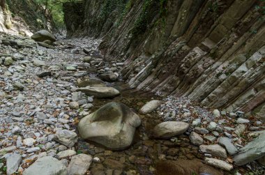 Lazarevskoye yakınlarındaki Kafkasya dağlarında Mamed Geçidi.