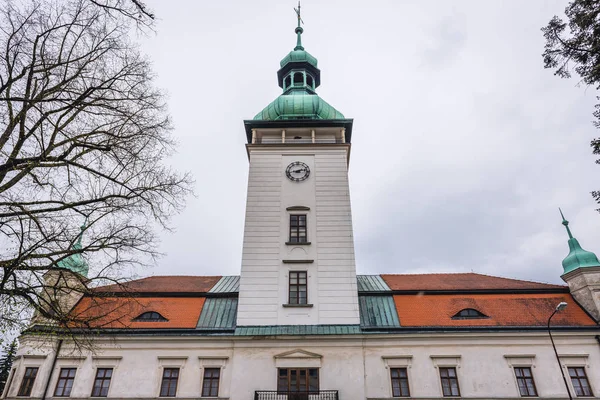 捷克共和国历史 Moravian Vsetin 镇城堡前立面 — 图库照片