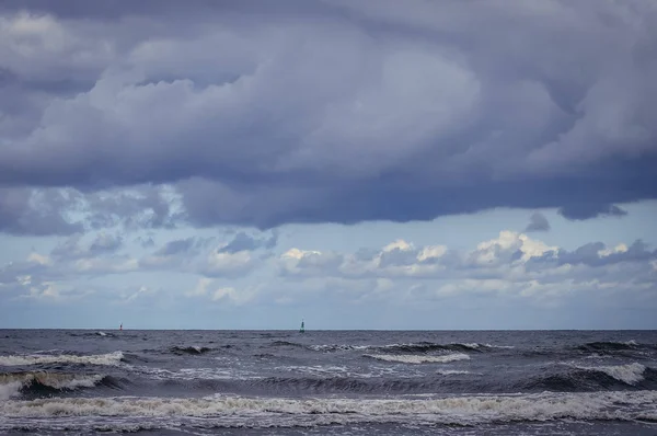 Nubes Sobre Playa Del Mar Báltico Swinoujscie Polonia — Foto de Stock