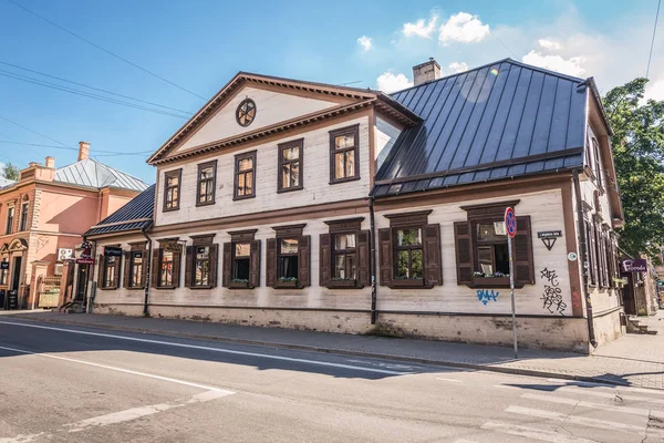 Riga Lettland Juni 2016 Holzbau Einer Kreuzung Der Straßen Lacplesa — Stockfoto