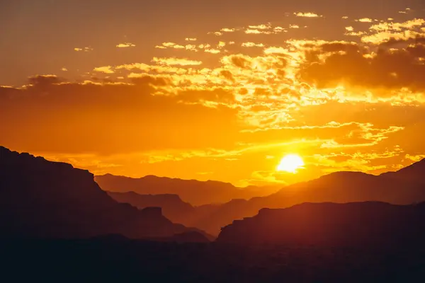 Zonsondergang Boven Bergen Wadi Rum Vallei Jordanië — Stockfoto