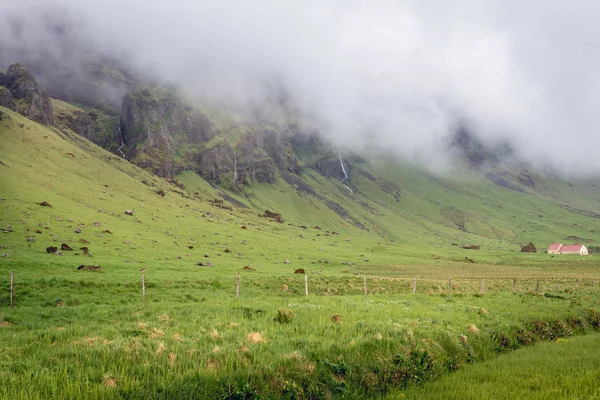 Zielone Pola Wzdłuż Tzw Obwodnicy Południowej Islandii — Zdjęcie stockowe