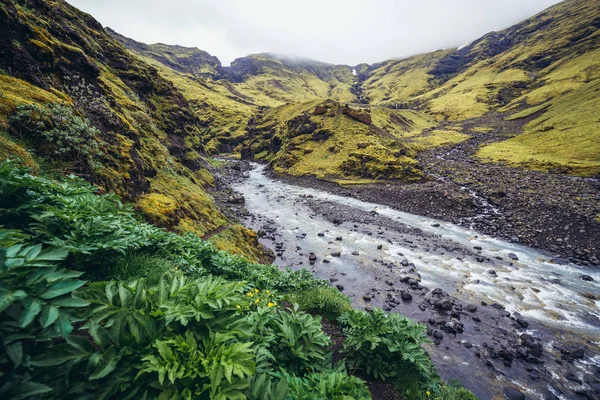 Řeka Seljavallalaug Staré Skryté Bazénu Islandu — Stock fotografie