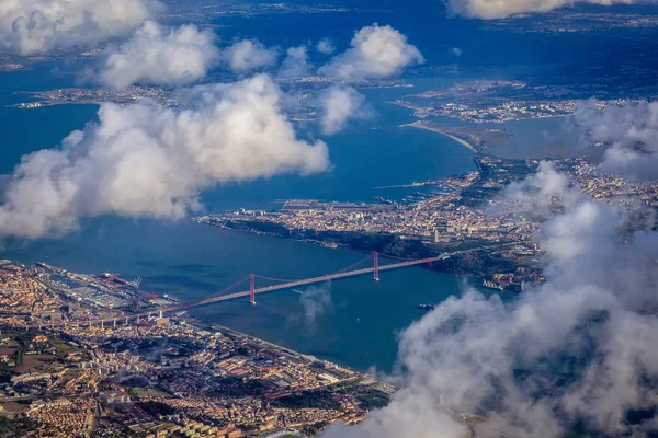 Lizbon Şehir Tagus Nehri Ponte Abril Bridge Portekiz Ile Göster — Stok fotoğraf