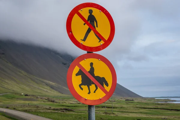 Verkeersborden in IJsland — Stockfoto