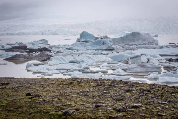 被称为 Fjallsarlon 的冰川湖 — 图库照片