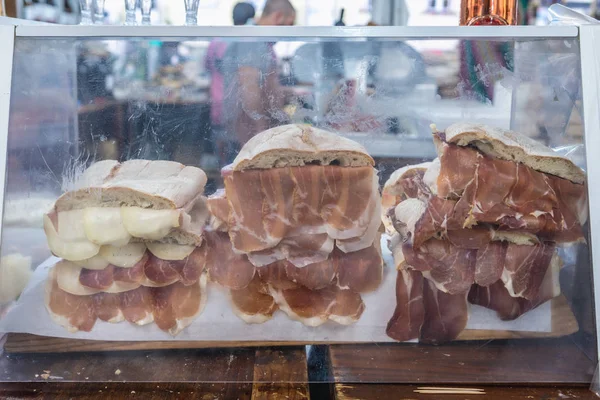 Baixa mercado de alimentos em Lisboa — Fotografia de Stock