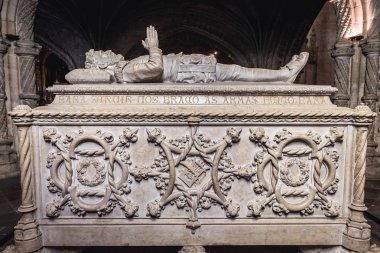 Luis de Camoes tomb clipart