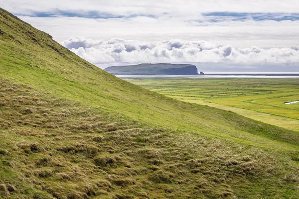 Promontório de Dyrholaey na Islândia — Fotografia de Stock