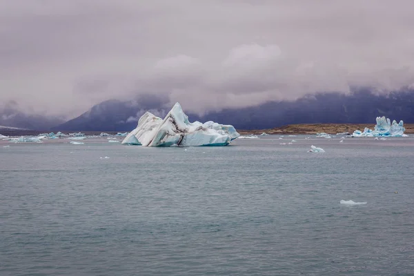 Λίμνη jokulsarlon στην Ισλανδία — Φωτογραφία Αρχείου