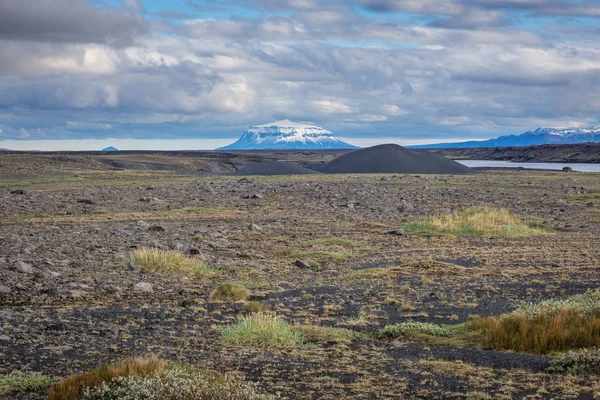 Herdubreid vulkaan in IJsland — Stockfoto