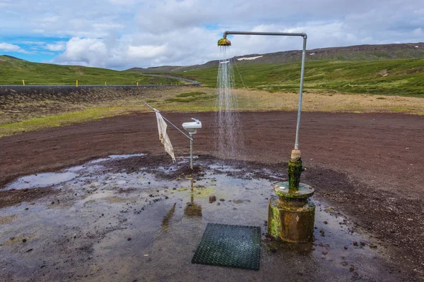 Ducha exterior en Islandia —  Fotos de Stock