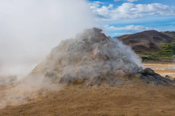 Hverir hot mudpools — Stock Photo, Image