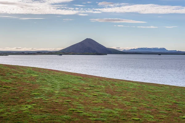 İzlanda'daki lake Myvatn — Stok fotoğraf