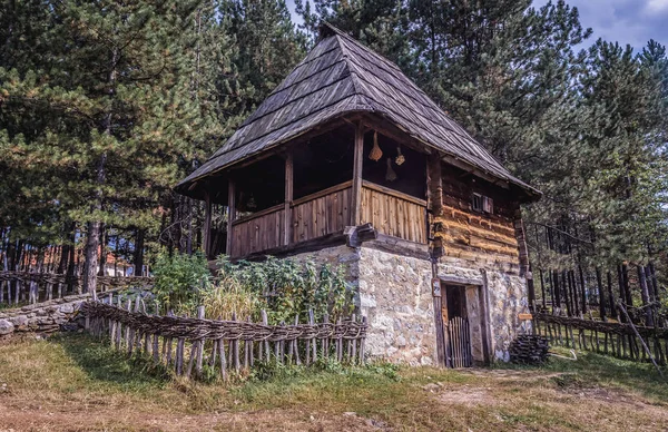 Etno dorp in Servië — Stockfoto