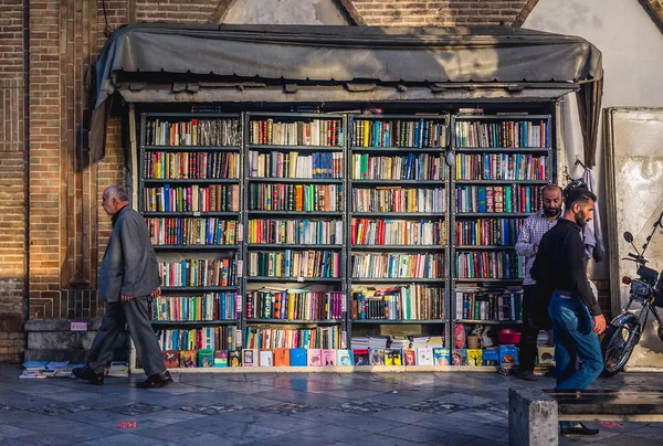 Livraria em uma rua — Fotografia de Stock