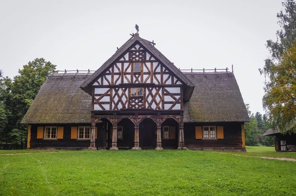 Stary arkadowym dom — Zdjęcie stockowe