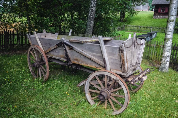 ポーランドに木製の馬車 — ストック写真