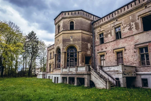 Antigo palácio na Polónia — Fotografia de Stock