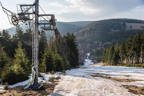 Polonya'da Baykuş Dağları'nda telesiyej — Stok fotoğraf
