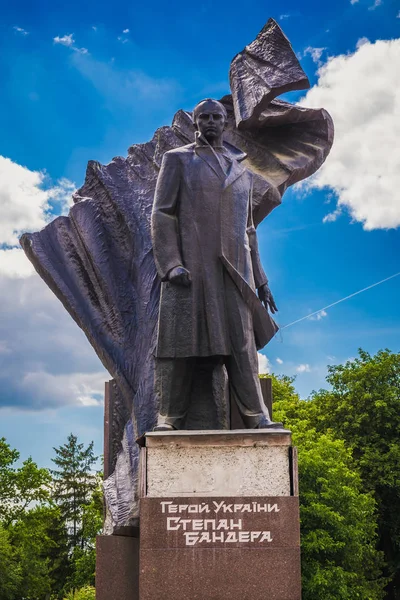 Estátua de Stepan Bandera — Fotografia de Stock