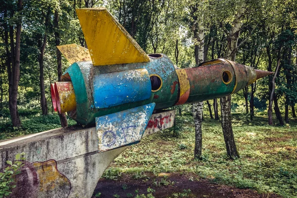 Parque infantil velho em Ternopil — Fotografia de Stock