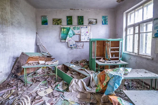 Skolan i Tjernobyl zonen — Stockfoto
