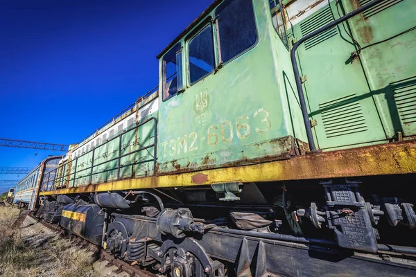 Vieja locomotora en la zona de Chernobyl — Foto de Stock