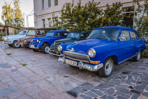 Gamle biler i Ukraina – stockfoto