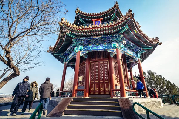 Beijing Kina Februar 2019 Turister Foran Jifang Traditionel Pavillon Jingshan - Stock-foto