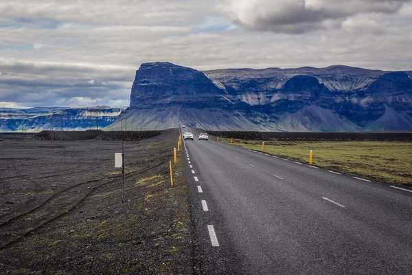 Región Sur Islandia Junio 2018 Llamada Ring Road Cerca Montaña —  Fotos de Stock